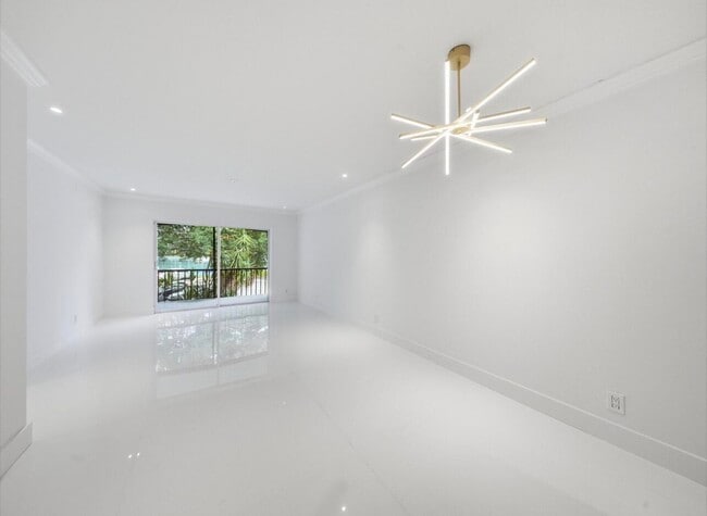 Building Photo - 3125 Oakland Shores Dr Unit B203