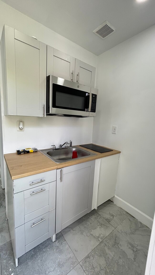 Photo - 751 81st St Unidad #2