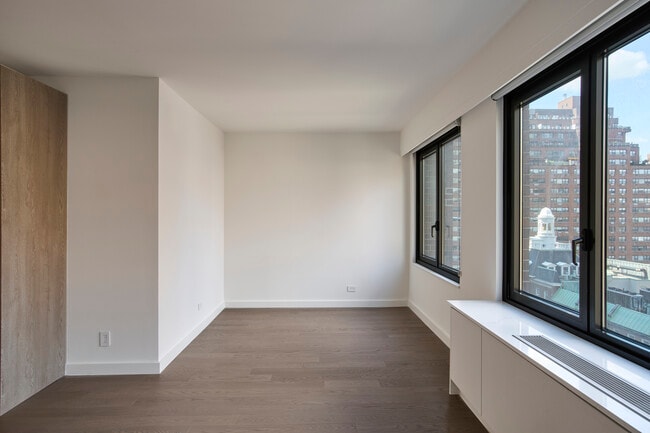 Photo - 220 East 72nd Street