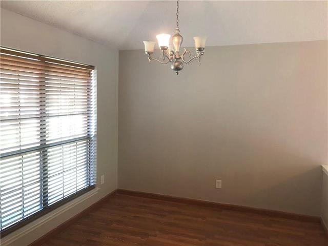 Photo - 702 Creekside Dr