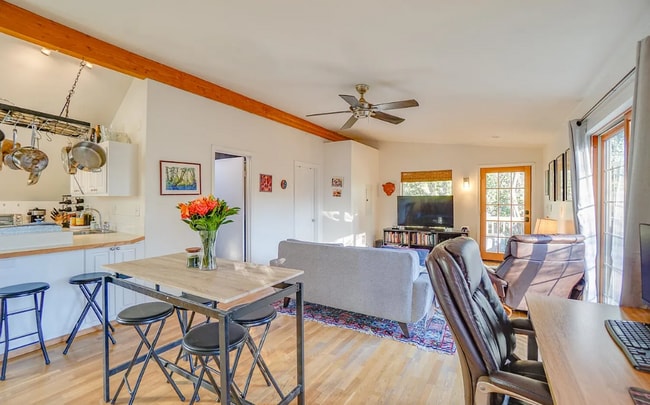 Photo - 3440 SW Falcon St Unidad B
