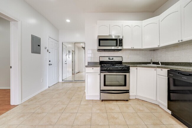 Photo - 497 Avenue A Unidad 4