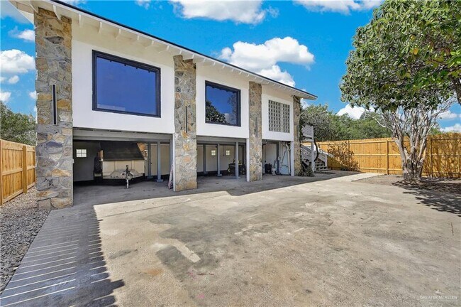 12303 Lakeview Dr Unit B