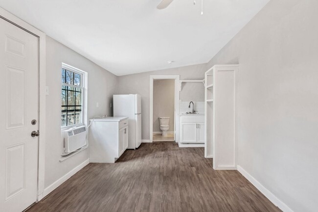 Photo - 397 Wills Point St Apartment Unit 397 Willis Point st - #4