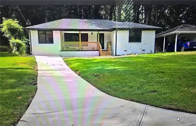 Photo - 2084 Snow Rd SW