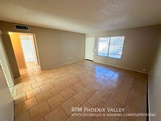 Photo - 4401 N 53rd Ln Unidad 2