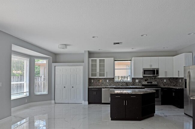 Photo - 12522 NW 18th Mnr