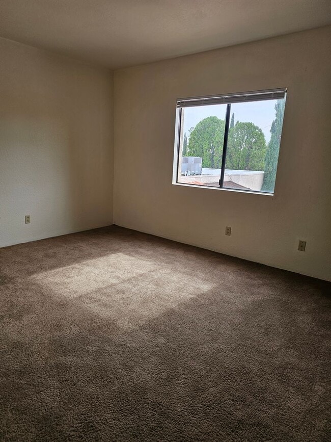 Photo - Amazing 2 bedroom with indoor laundry