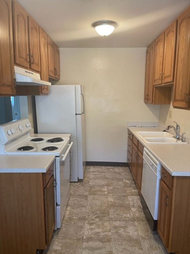 Photo - 2056 Victor Ave Unit B-3