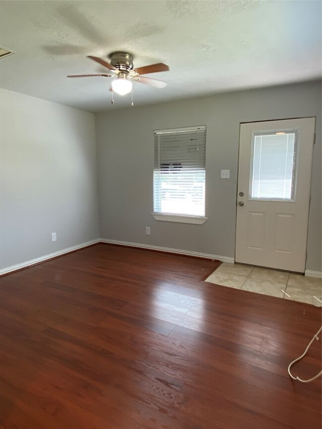 Photo - 311 S 3rd St