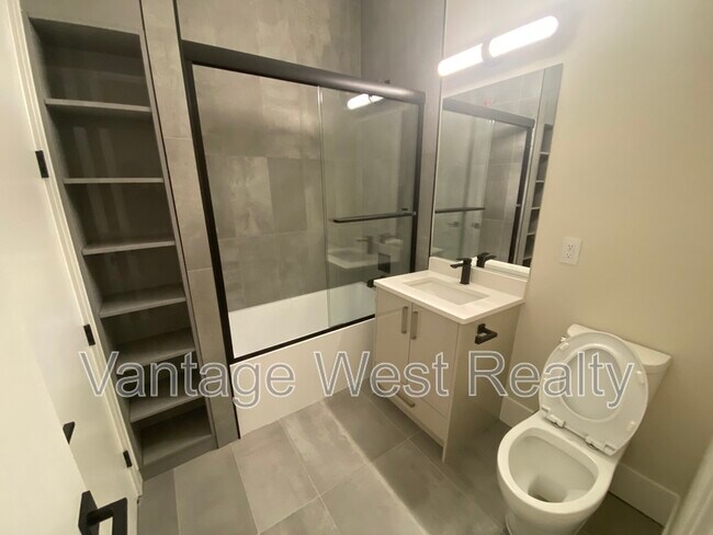 Photo - 830 Westview Way