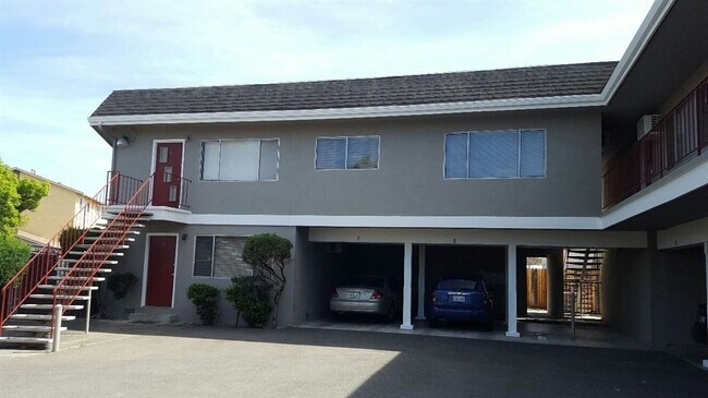 Photo - 2375 Chestnut St Unit 4