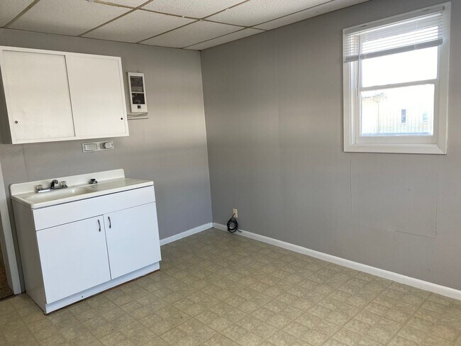 Photo - 405 2nd St NE Unit 2