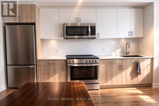 Photo - 1195 The Queensway Unit 605