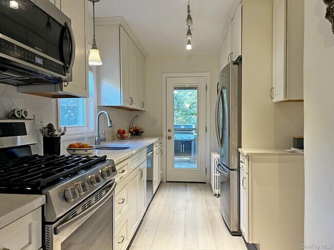 Photo - 234 Ferdon Ave Casa