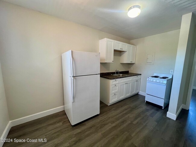 Photo - 1328 S Patrick Dr Unidad 11