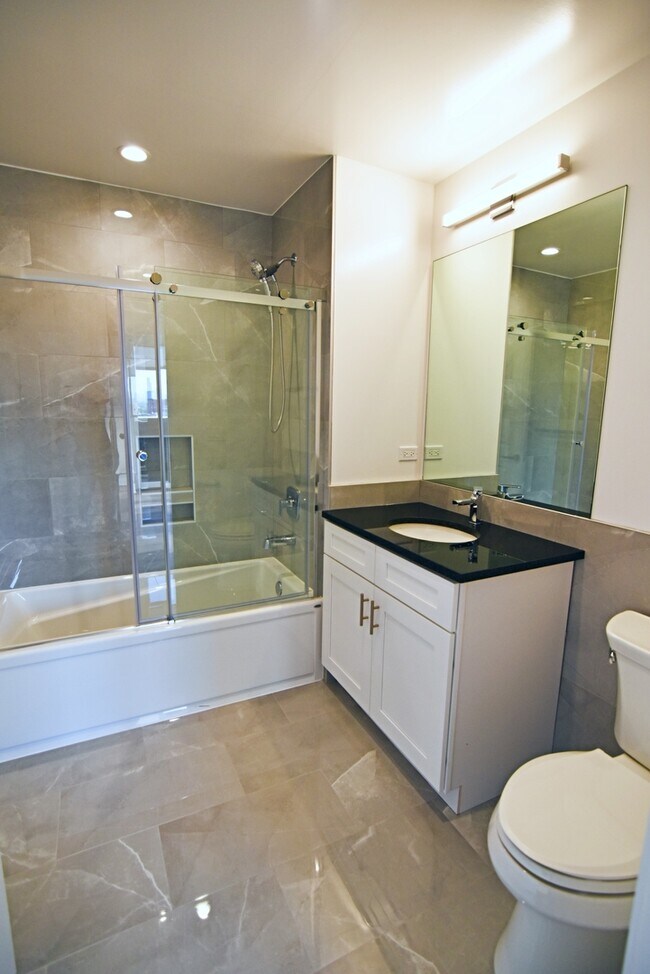 Photo - 3833 N Broadway Unit 512