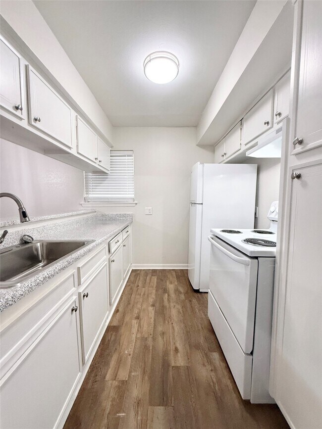 Photo - 321 E Cedar St Unit 6