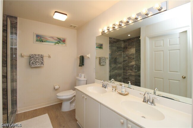 519 Roma Ct Unit 3206