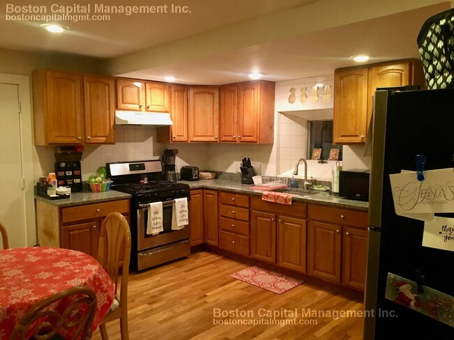 Photo - 42 Sewall St Apartments Unit #3