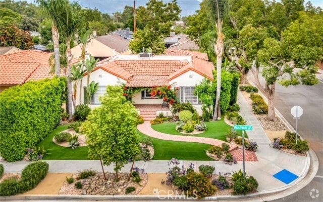 Building Photo - 546 S Beachwood Dr Rental