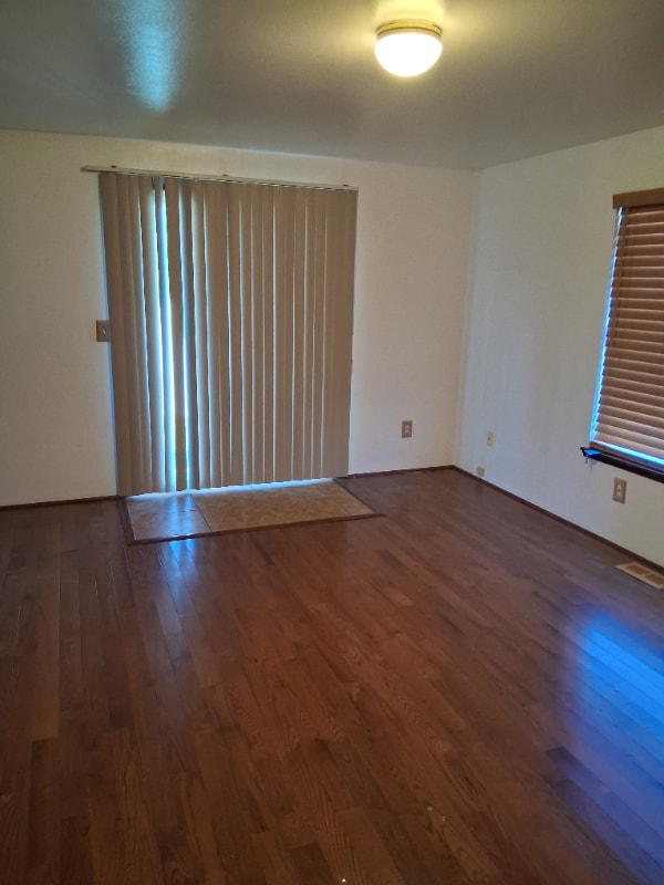 Photo - 1345 Beach Ave Unit b