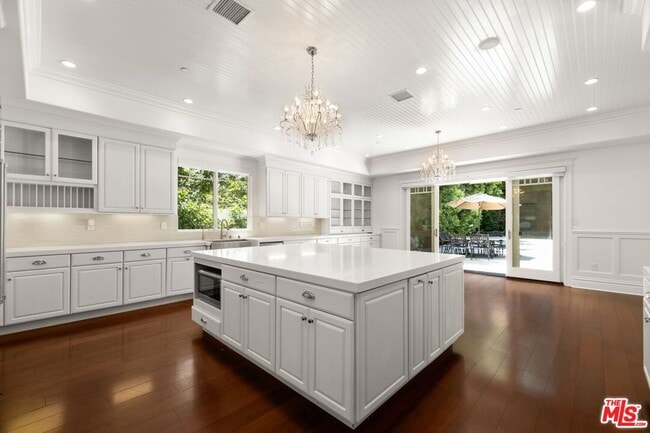 Photo - 453 S Bentley Ave