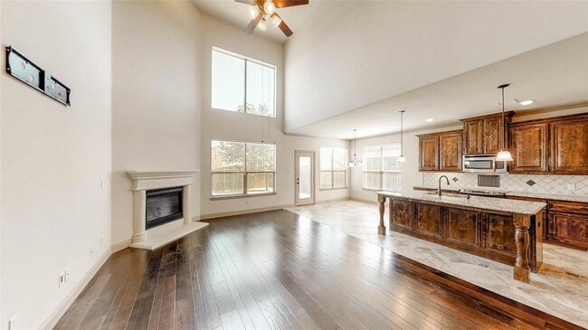 Photo - 941 Lake Meadow Ln