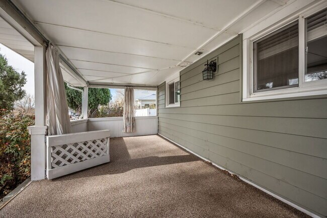 Photo - 903 W 15th St