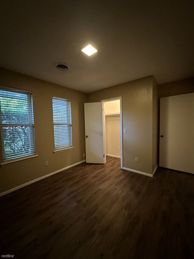 Photo - 2 br, 2 bath Duplex - 4470 Ridgecrest Circ...