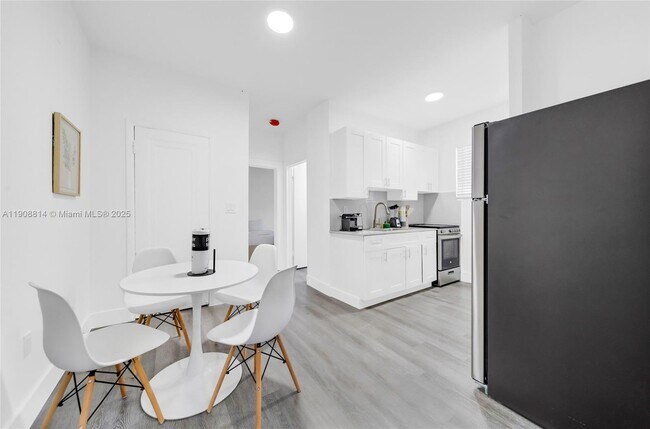 Photo - 1029 SW 5th St Unit 1