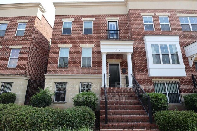 Building Photo - 1721 W Cary St Rental