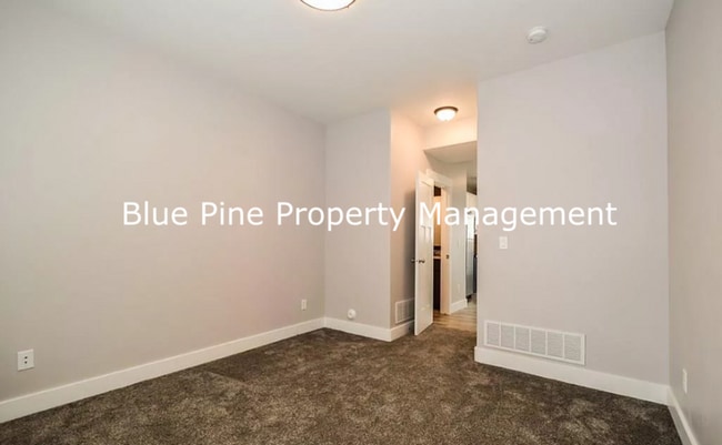 Photo - 710 S Saturn Ave