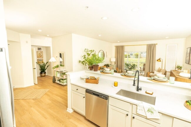 Photo - Beautiful 3 bed 3.5 bath Condo Unit 204