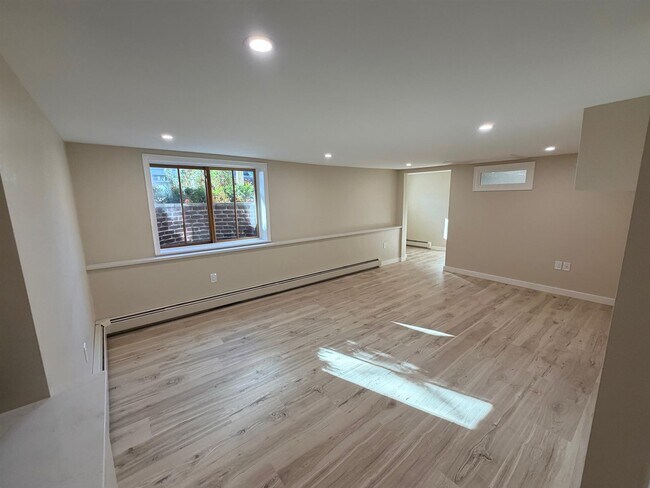 Photo - 261 Mount Auburn St Unidad 2