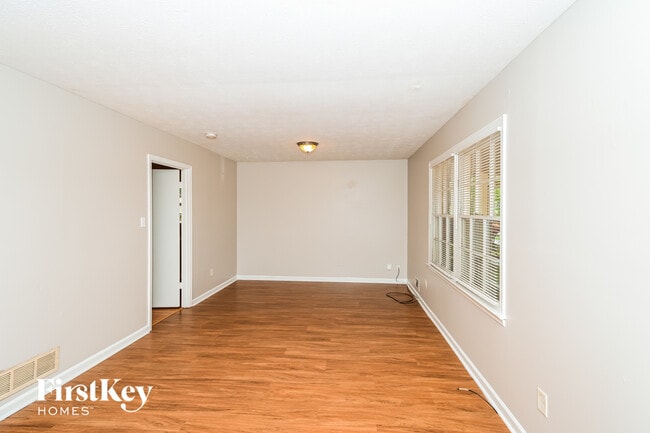 Photo - 6917 Knollwood Dr