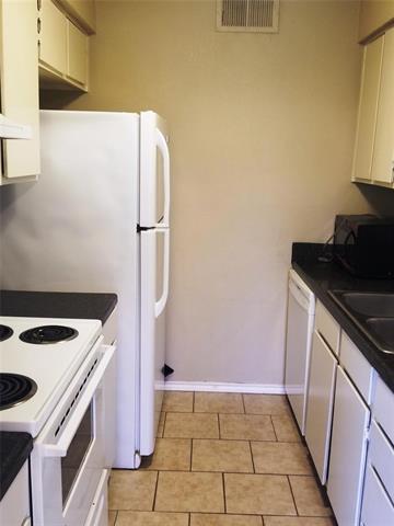 Photo - 1700 Justin Lyn St