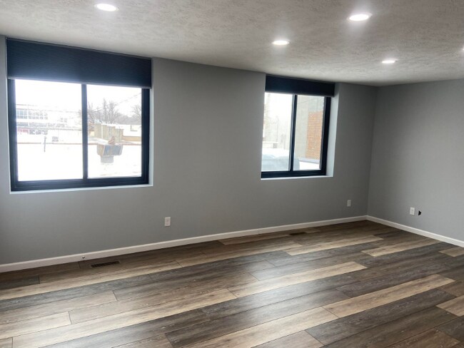 Photo - 210 W Main St Unit 2