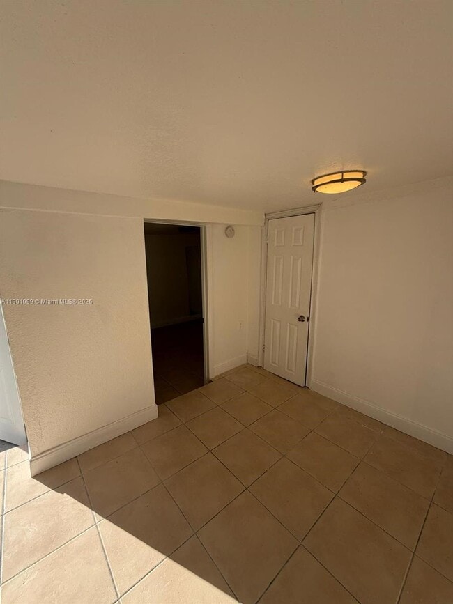 Photo - 2660 NE 212th Terrace Unidad R