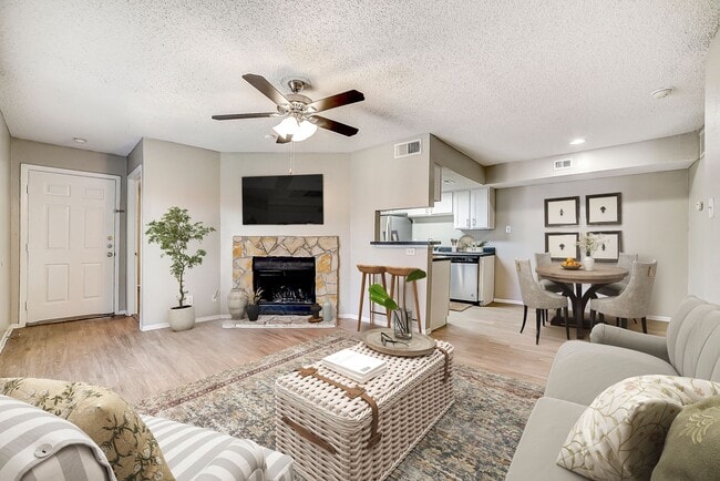 Building Photo - Peaks at Universal City Rental
