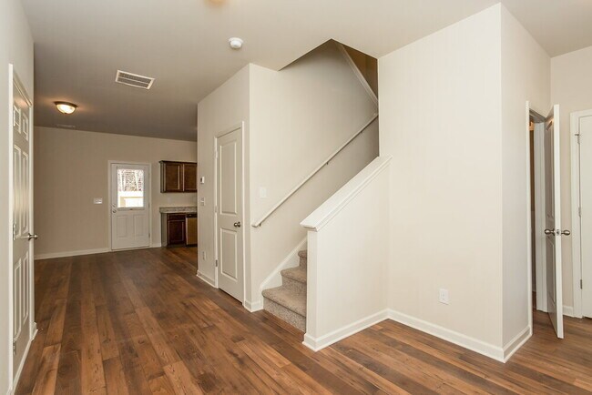 Photo - 3103 Avondale Dr SE