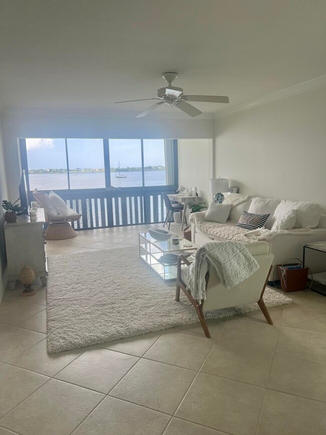 Photo - 175 SE St Lucie Blvd Unidad 130