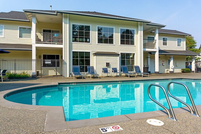 Building Photo - Fairwood Pond