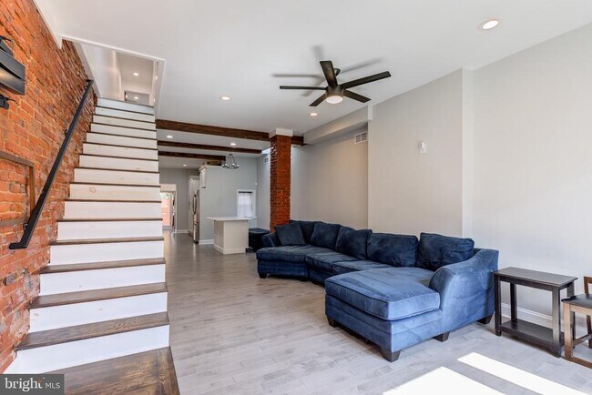 Photo - 1711 Moore St