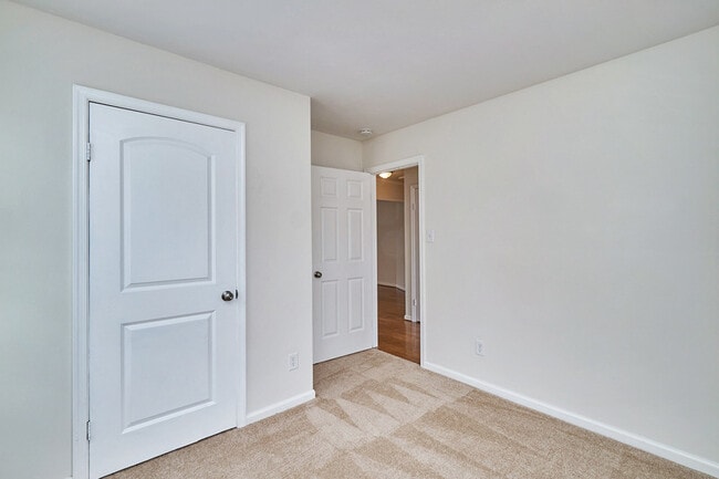 Photo - 924 Firefall Ct