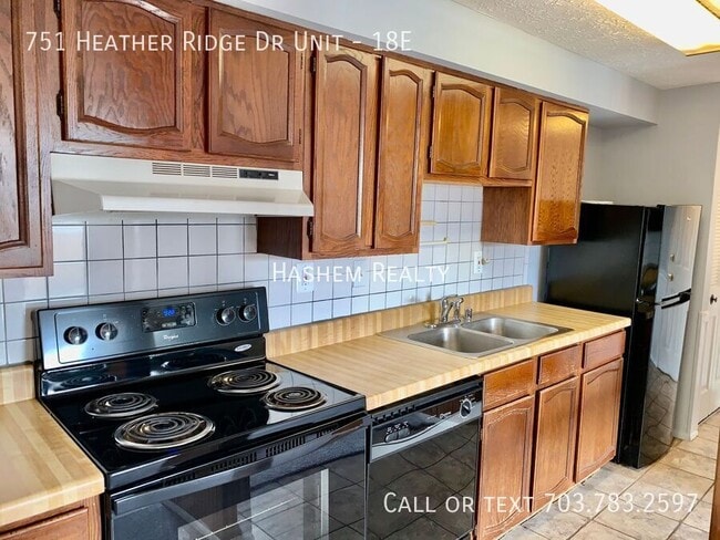 Photo - 751 Heather Ridge Dr