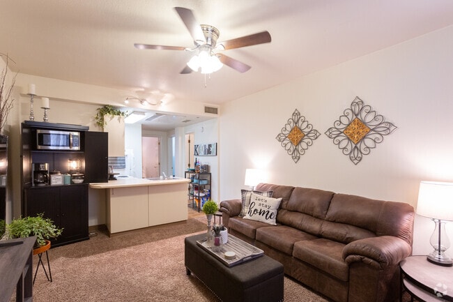 2BR 1BA - 1,027 SF