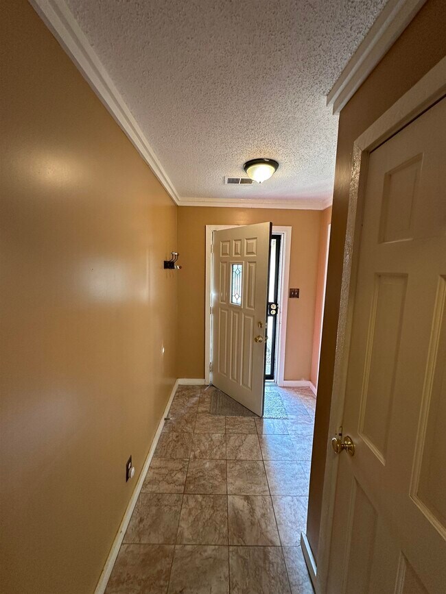 Photo - 7188 Skidmore Cove