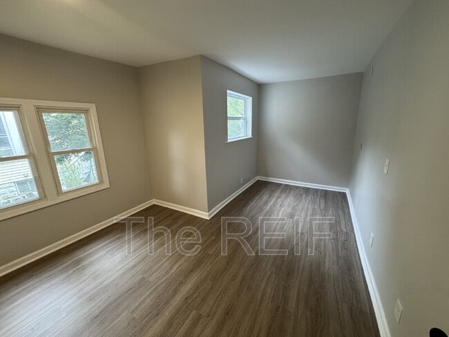 Photo - 2423 Walnut St