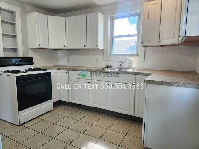 Photo - 461 Elson St Apartment